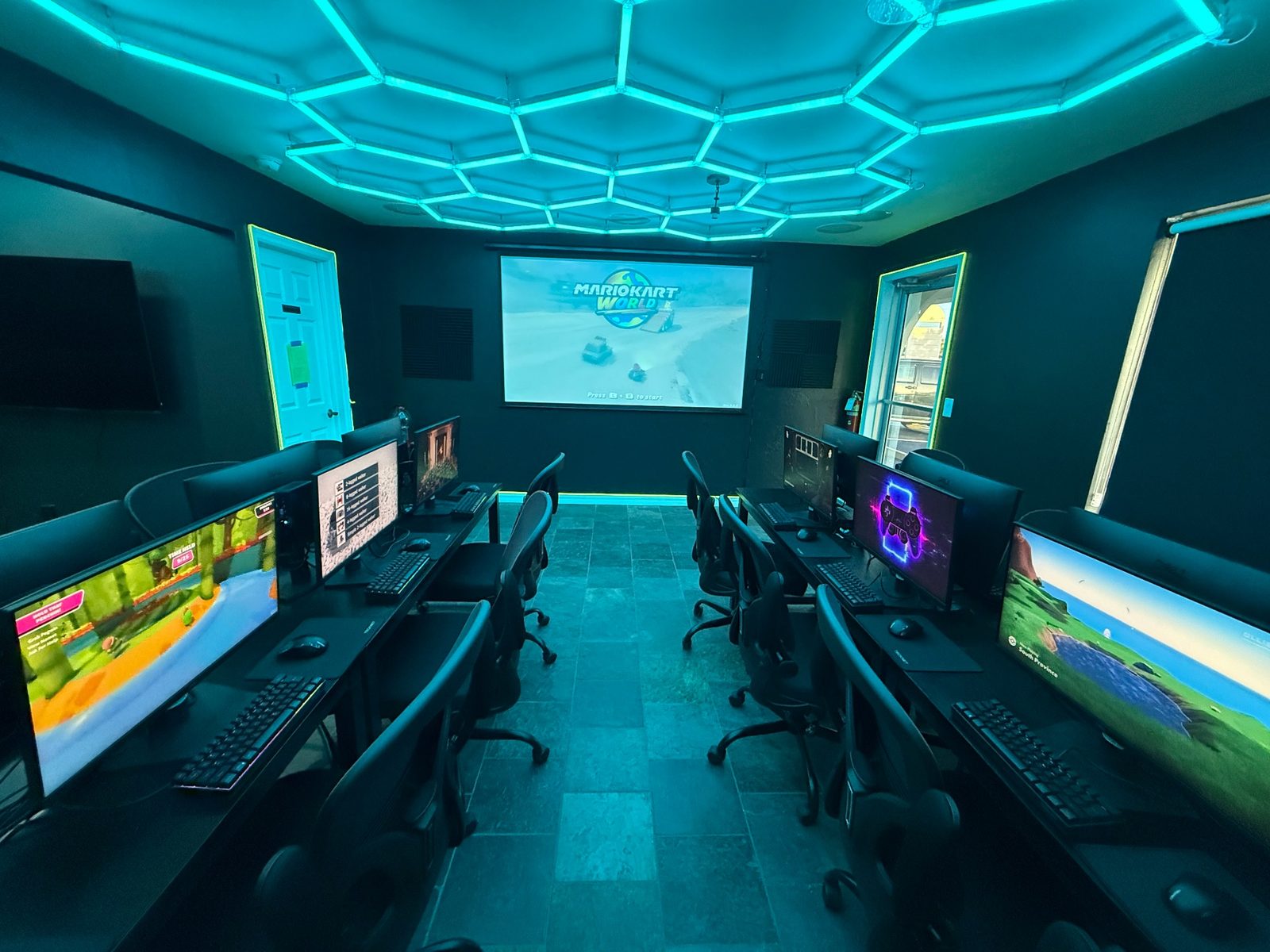 Teen Innovators (Ages 13-17) | Pixels Tech Lab